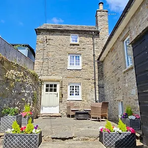 Puzzle Cottage, Quirky Dales For 2 Holiday home Spennithorne